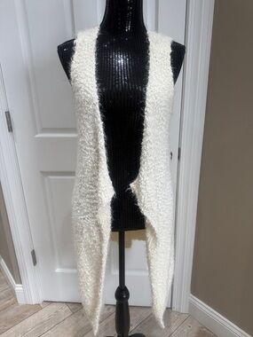 Alya Cream Fuzzy Open-Front Knit Vest